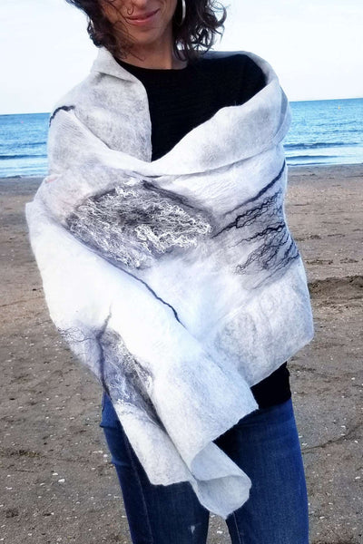 Cosy shawl white & gray squares merino Wool & silk 4634