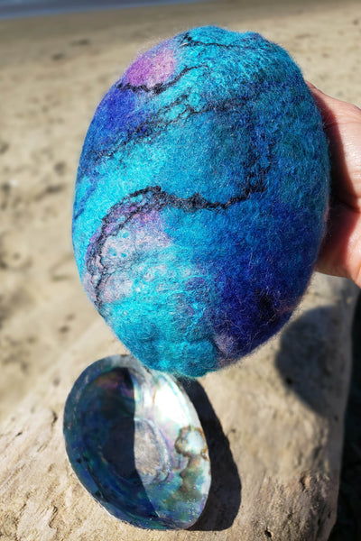 Cute vase inspired paua shell, Home decor New Zealand's gift. Use to keep memories from the beach. Coastal lifestyle.