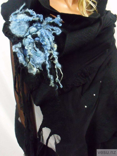 Brooch merino wool