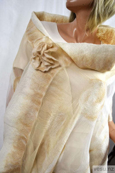 Light large shawl 4489