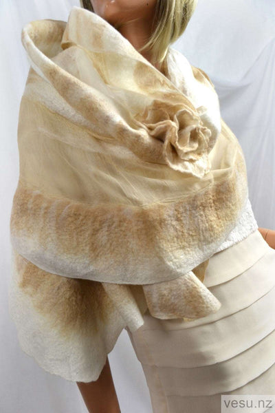 Light large shawl 4489
