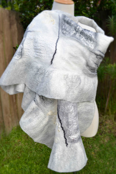Cosy shawl white & gray squares merino Wool & silk 4634
