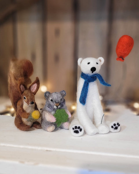 Needle Felting Animals – Soft Wool Pocket-Sized Creatures
