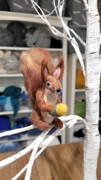 Needle Felting Animals – Soft Wool Pocket-Sized Creatures
