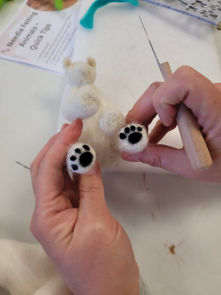 Needle Felting Animals – Soft Wool Pocket-Sized Creatures