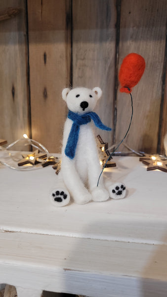 Needle Felting Animals – Soft Wool Pocket-Sized Creatures