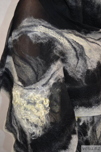 Silk shawl with merino white and black 4295