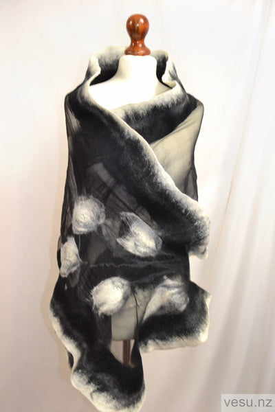 Classic black and white silk creation 4516
