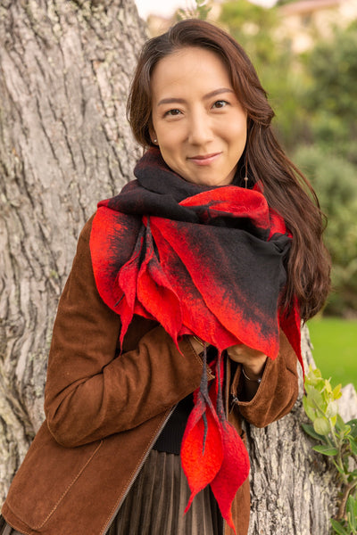 Red hangling flower, nuno felting shawl merino wool and silk.